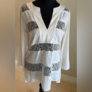 BCBGMaxAzria White Lace V-Neck Blouse